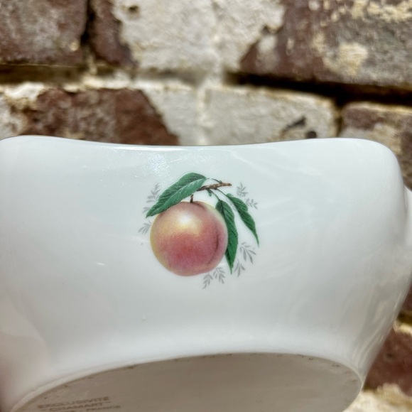 Vintage French Fruit Bowl by Chamart, Limogues France measures 7.5 x 7.5 x 2 in. - Picture 3 of 10